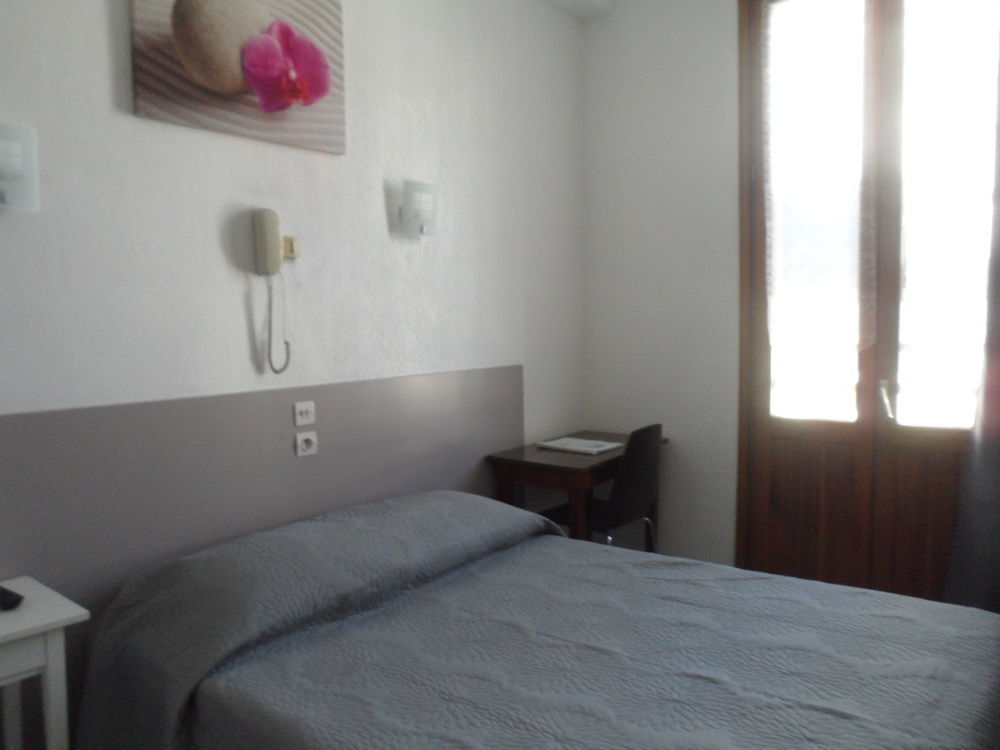 Au Tropico Hotel